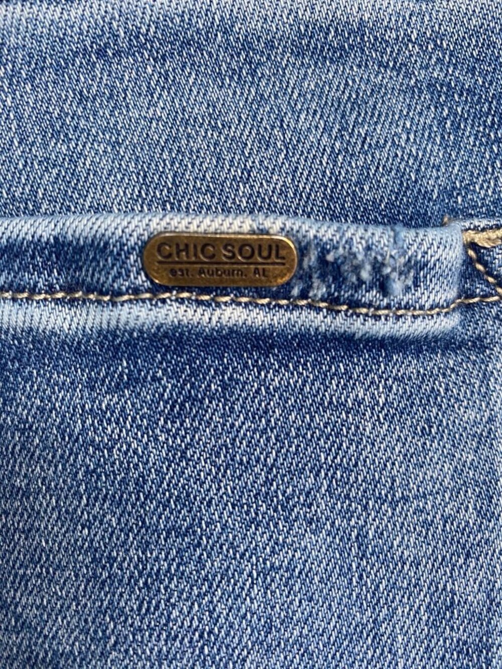 Chic Soul 18 Distressed Cropped Wide-Leg Jeans Size 18 Light Wash Frayed Hem - Picture 6 of 8
